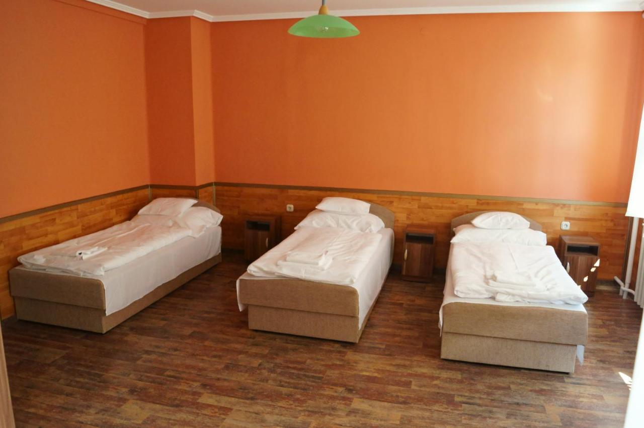 Malomudvar Étterem Cukrászda Panzió és Rendezvényház Gyöngyös Habitación foto