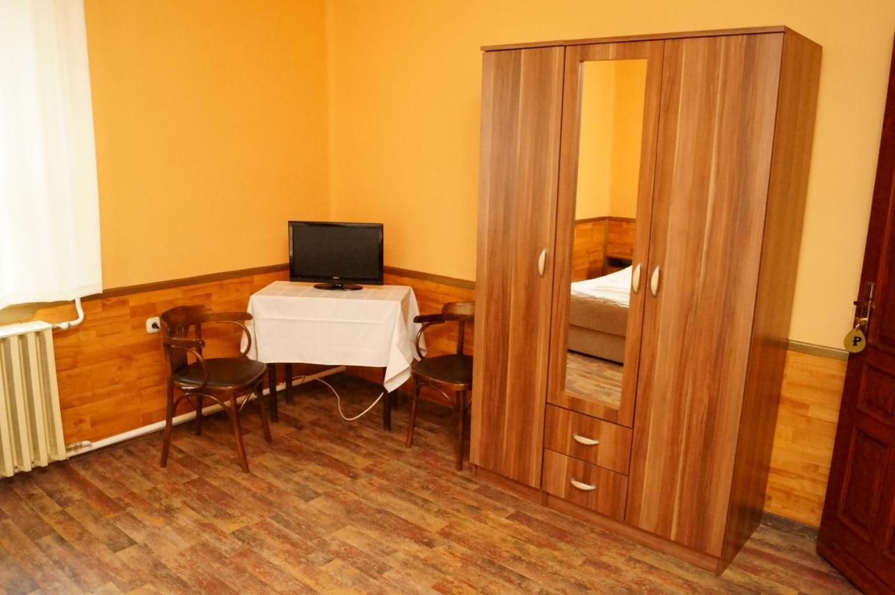 Malomudvar Étterem Cukrászda Panzió és Rendezvényház Gyöngyös Habitación foto