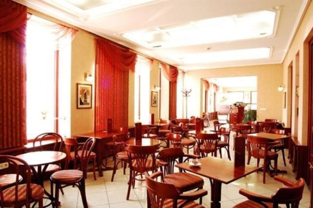 Malomudvar Étterem Cukrászda Panzió és Rendezvényház Gyöngyös Exterior foto